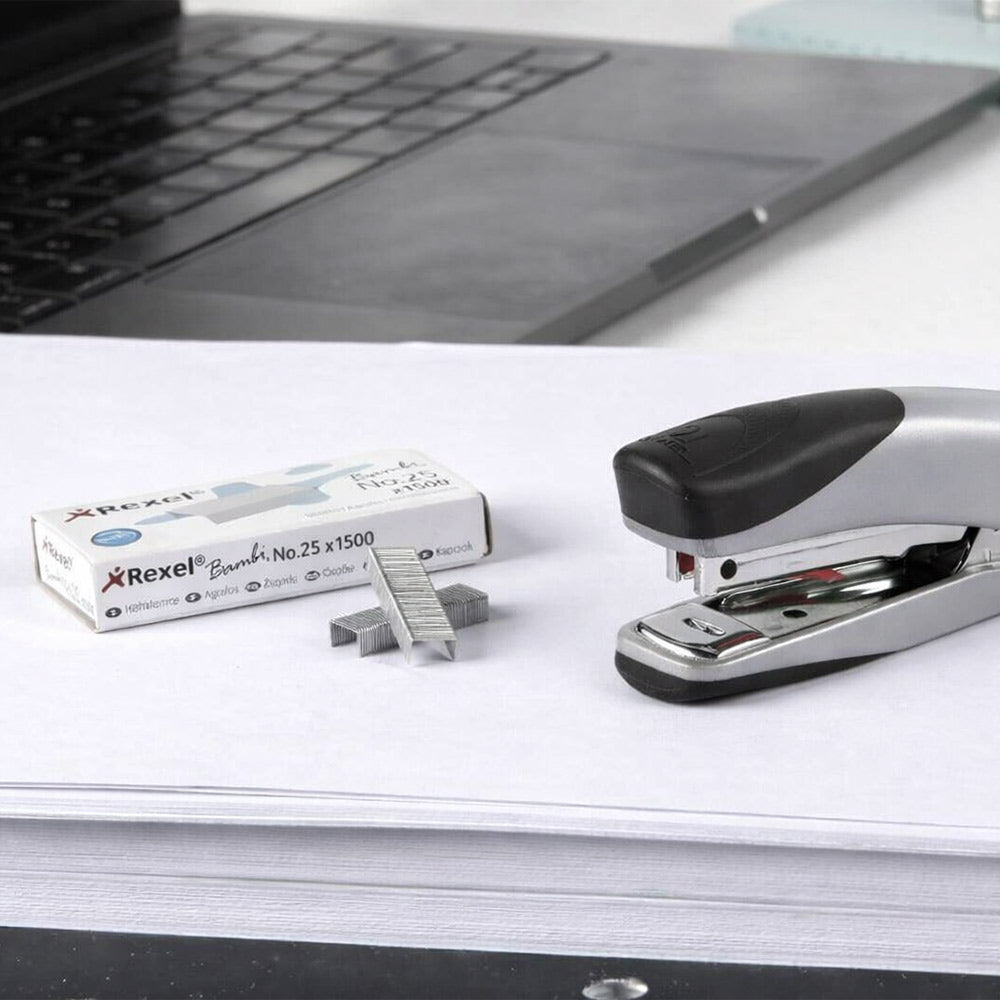 Agrafador Mini Nº25 12 Folhas + Agrafos Rexel Bambi Sortido