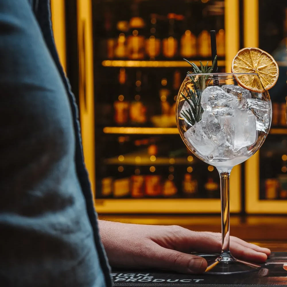 Copo Gin Tónico Curto em Tritan HappyGlass Miss Kylie 630ml