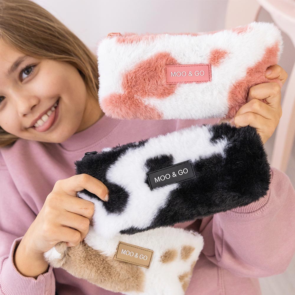 Estojo Peluche Moo/Go Preto