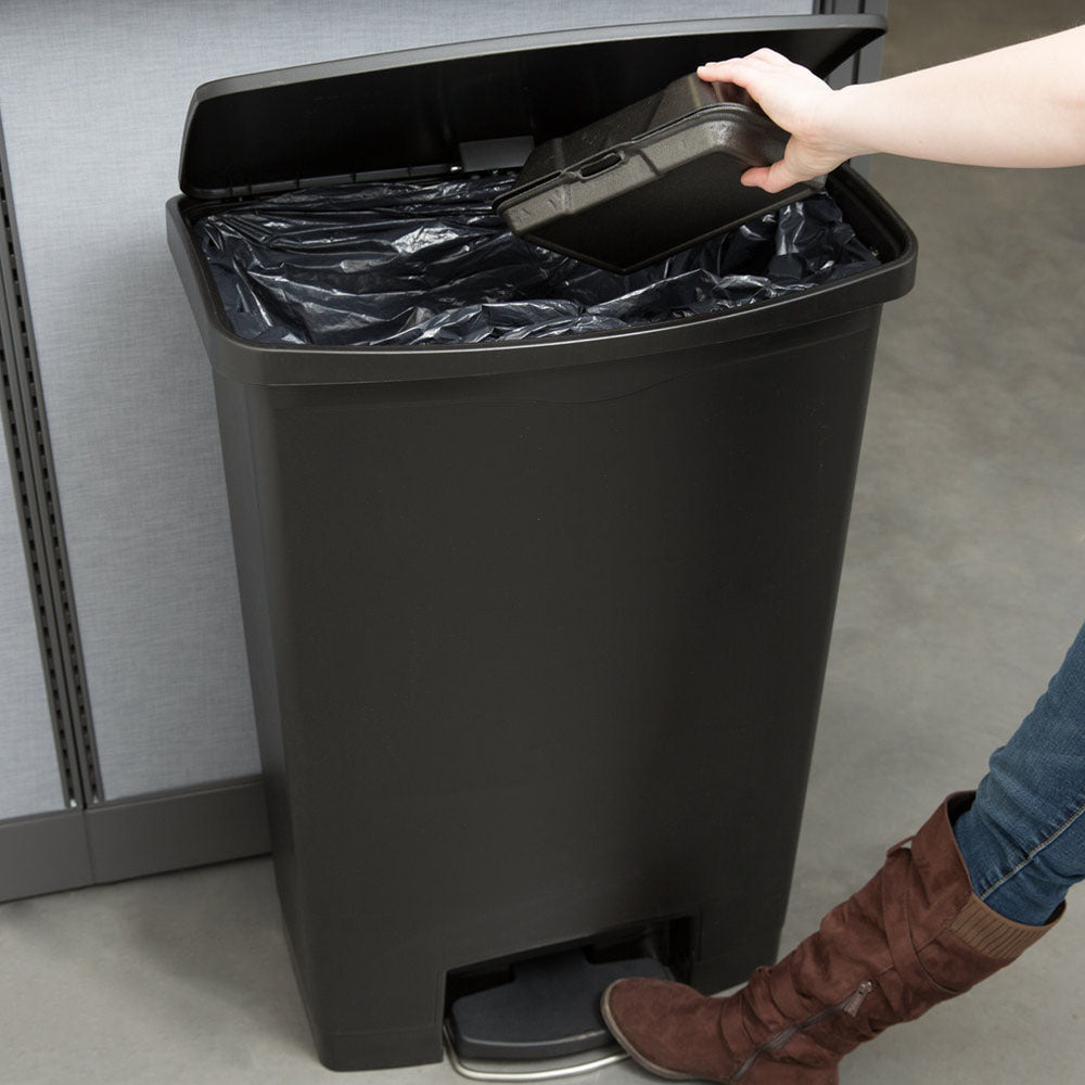 Contentor 90L Resina Slim Jim Step-On Preto com Pedal
